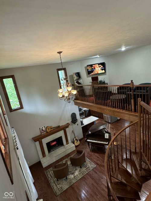 Listing Image 11