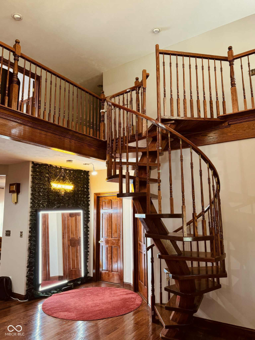 Listing Image 5