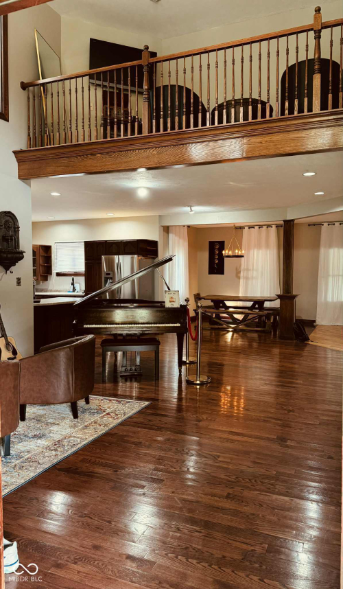 Listing Image 6