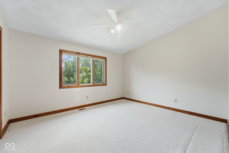 Listing Image 38