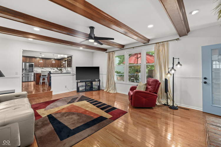 Listing Image 15