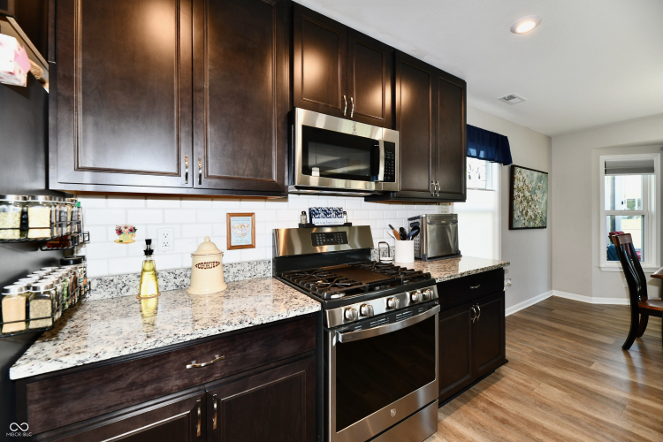 Listing Image 15