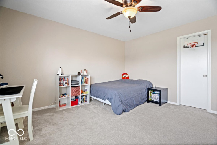 Listing Image 32