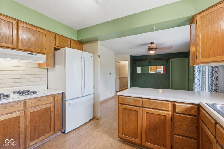 Listing Image 16