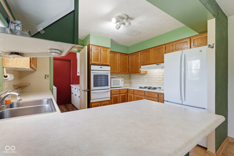 Listing Image 10
