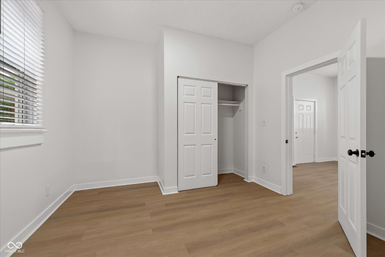 Listing Image 25