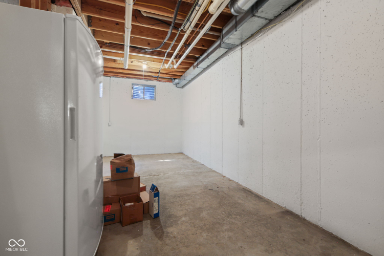Listing Image 76
