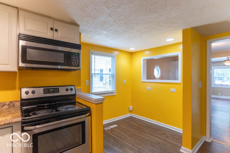 Listing Image 7