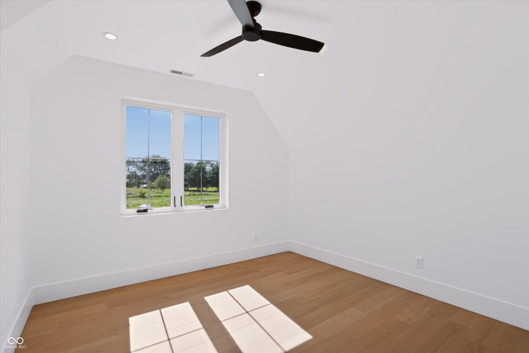 Listing Image 65