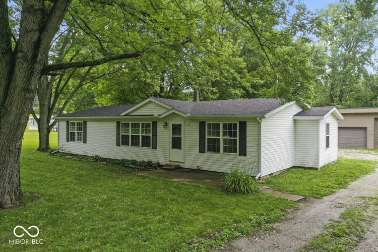 Listing Image 4