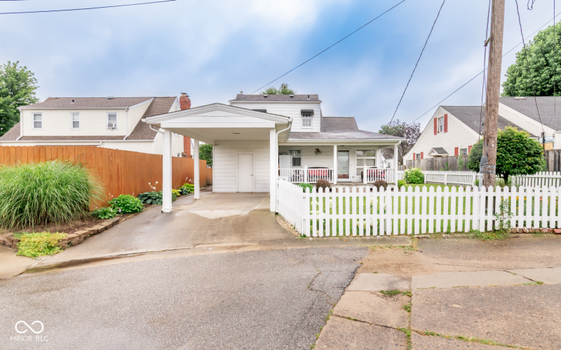 Listing Image 17