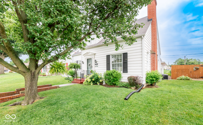 Listing Image 9