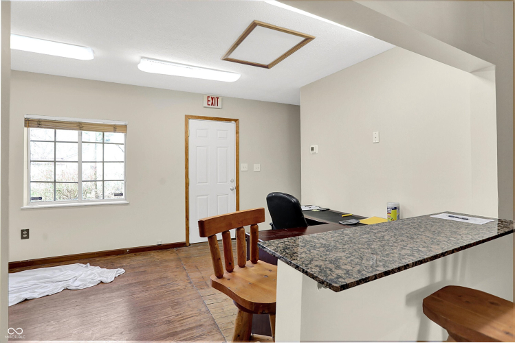 Listing Image 14