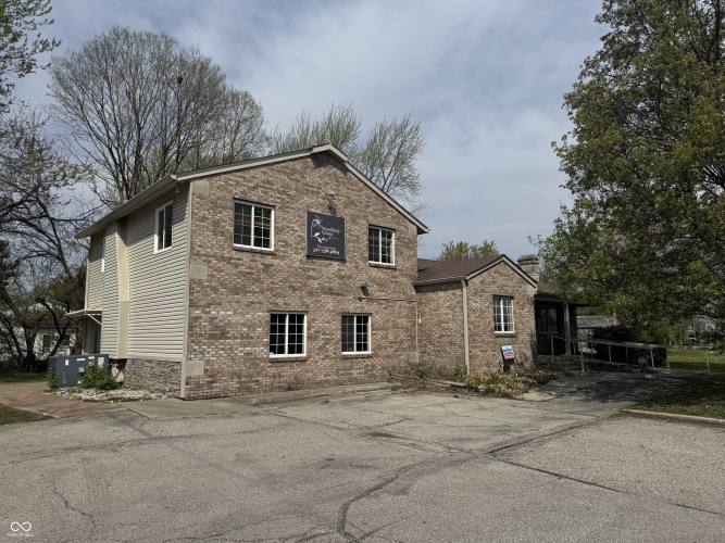 Listing Image 4