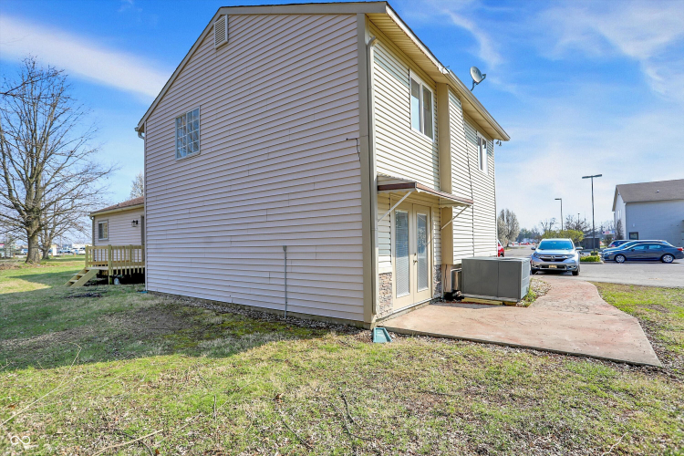 Listing Image 5