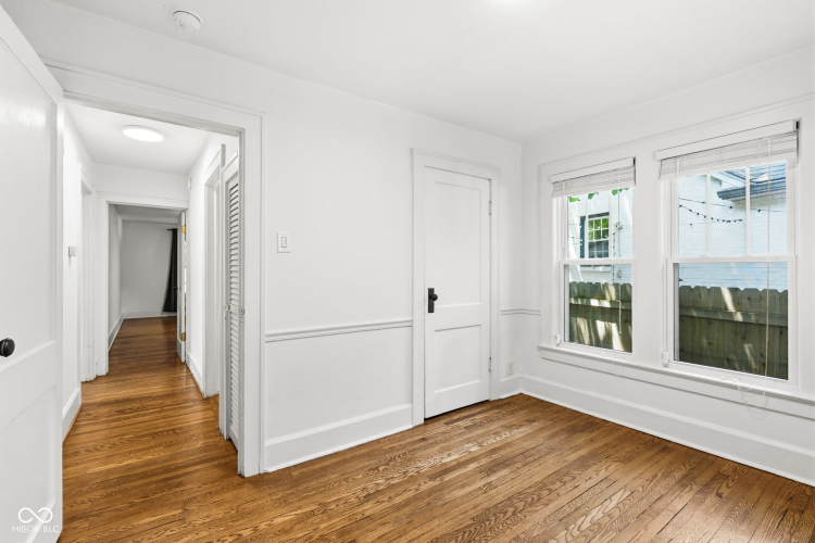 Listing Image 18