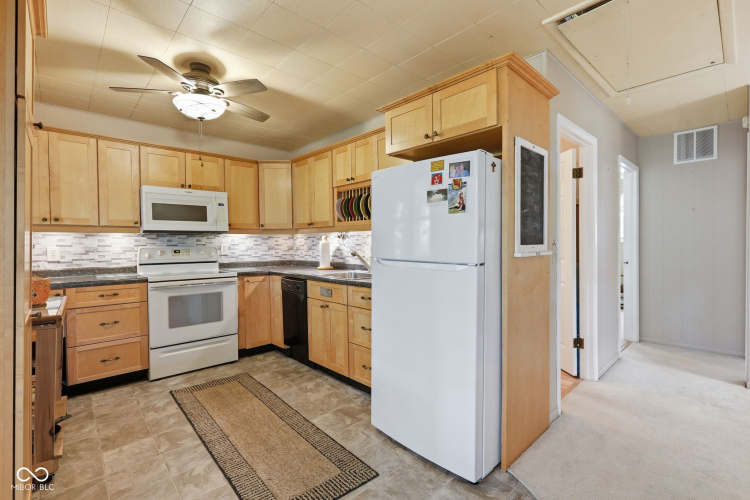 Listing Image 15