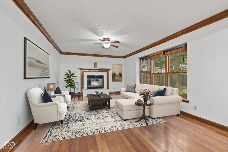 Listing Image 6