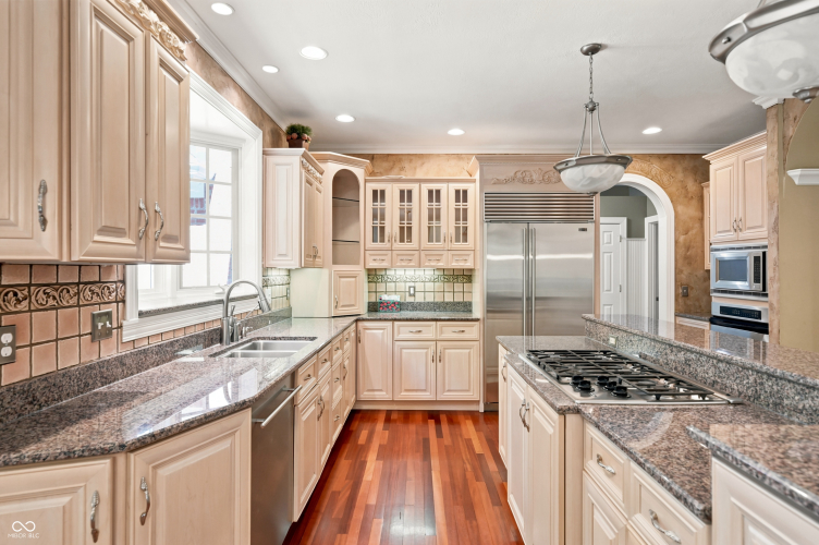 Listing Image 15