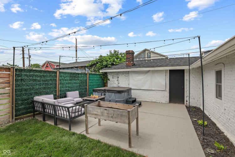 Listing Image 11