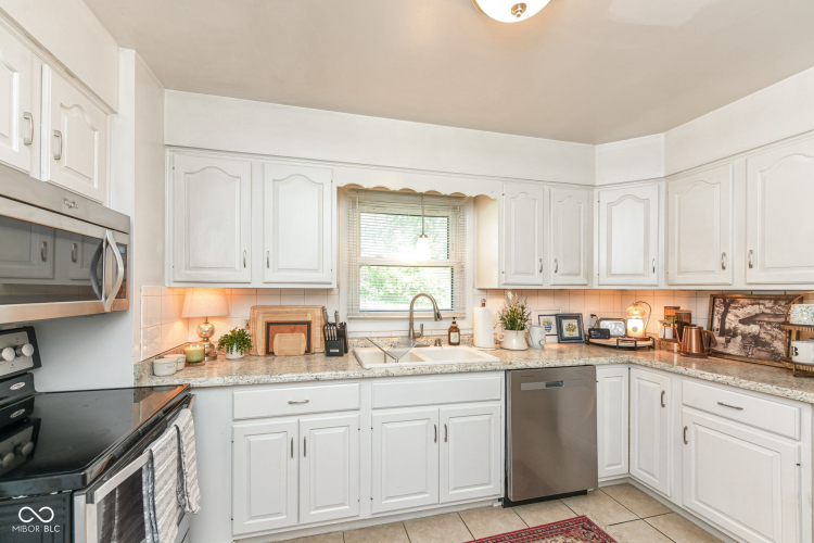 Listing Image 13