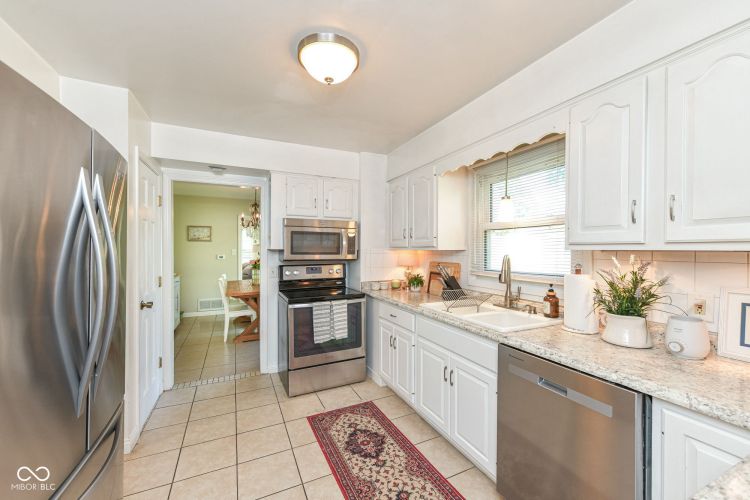 Listing Image 14