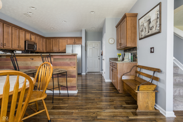 Listing Image 16
