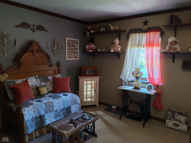 Listing Image 16