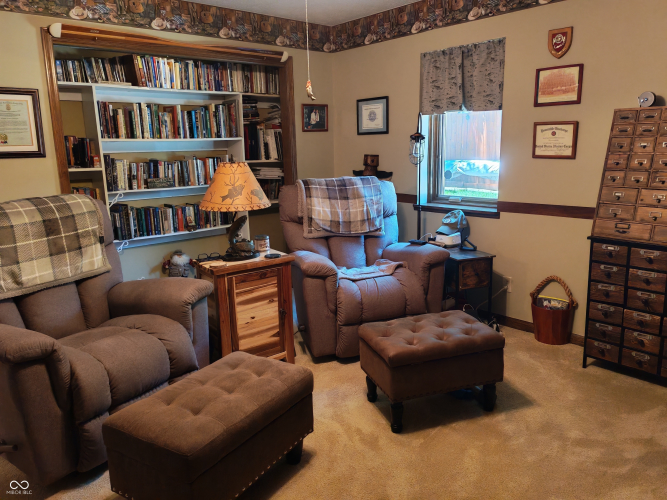 Listing Image 10