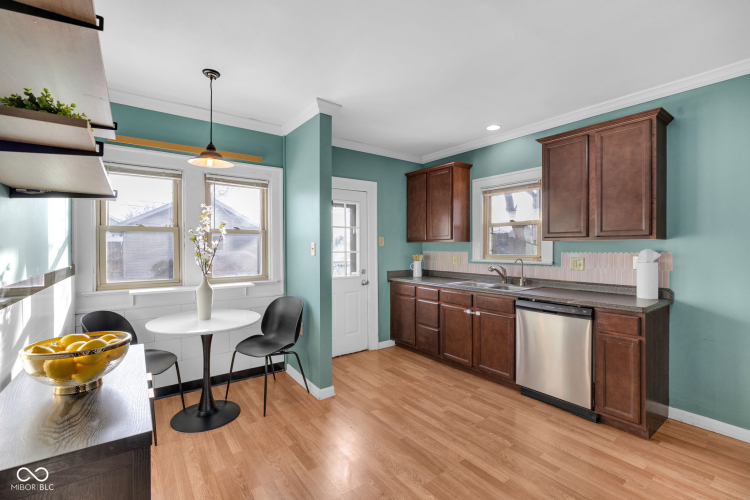 Listing Image 13