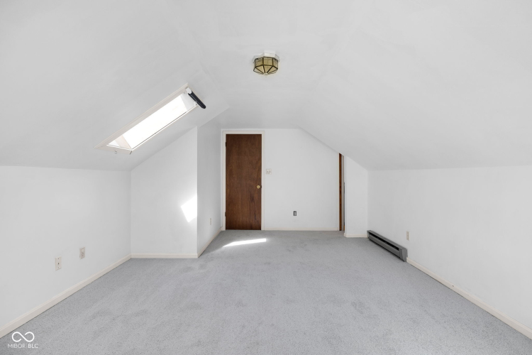 Listing Image 24