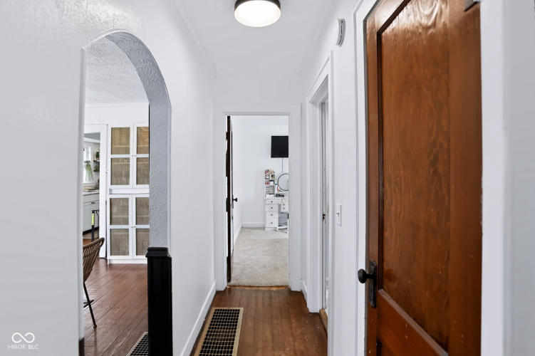 Listing Image 30
