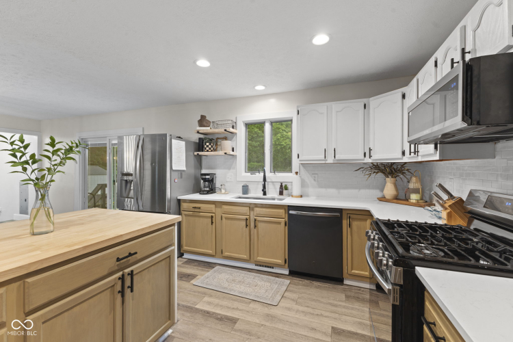 Listing Image 13