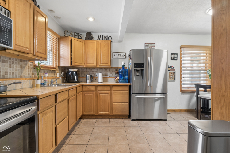 Listing Image 12