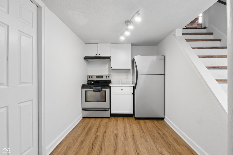 Listing Image 20