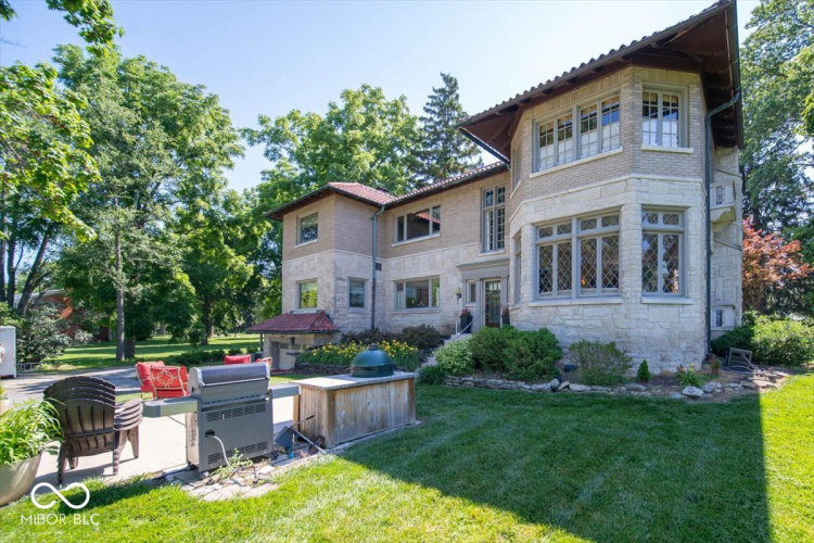 Listing Image 4