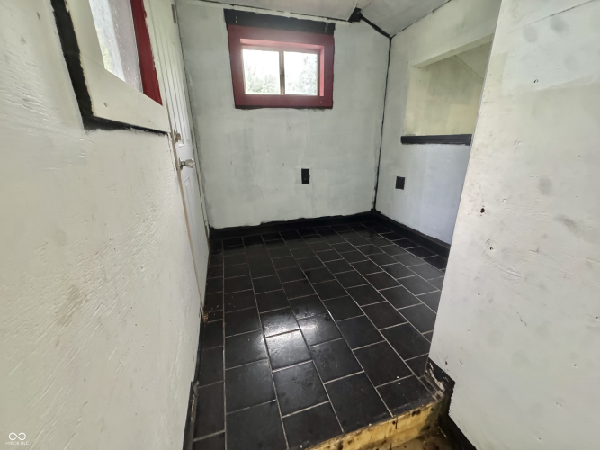 Listing Image 26