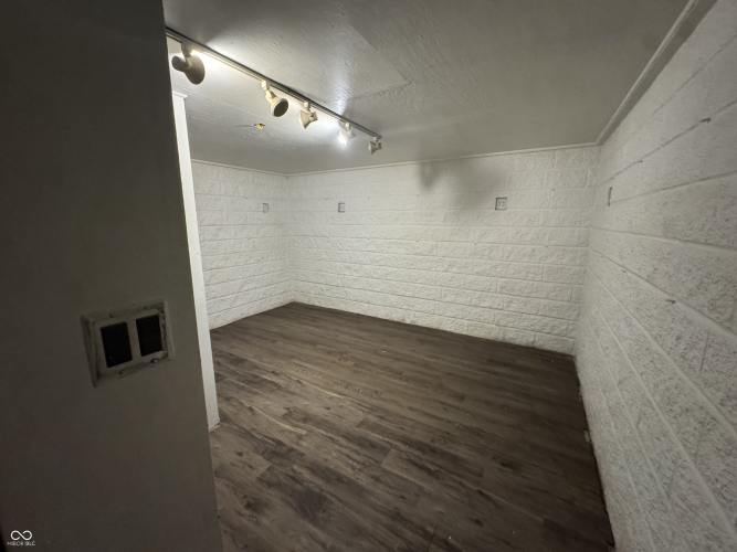 Listing Image 31