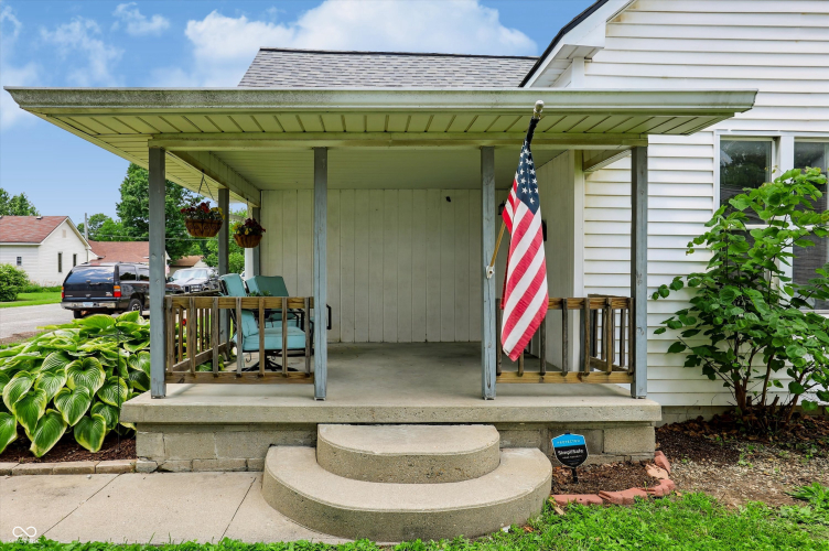 Listing Image 4