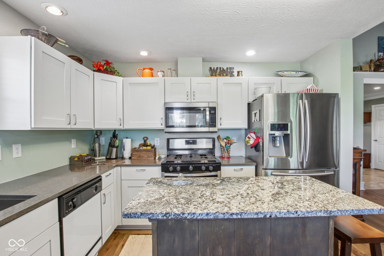 Listing Image 14