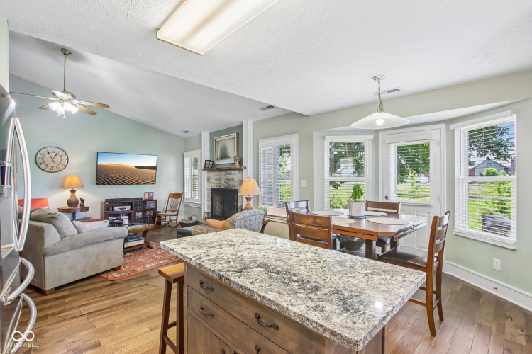 Listing Image 15