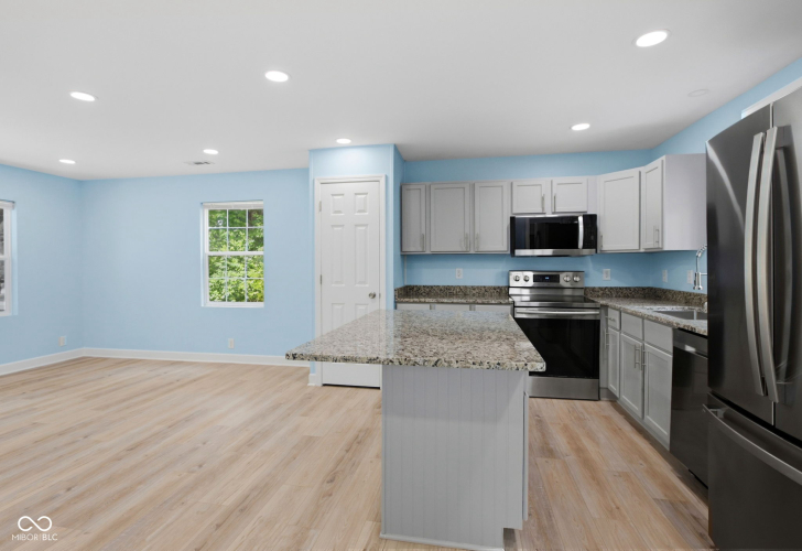 Listing Image 11