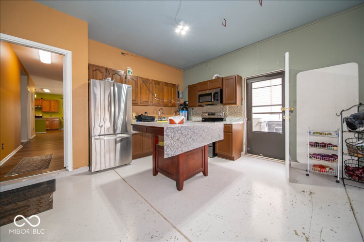 Listing Image 13