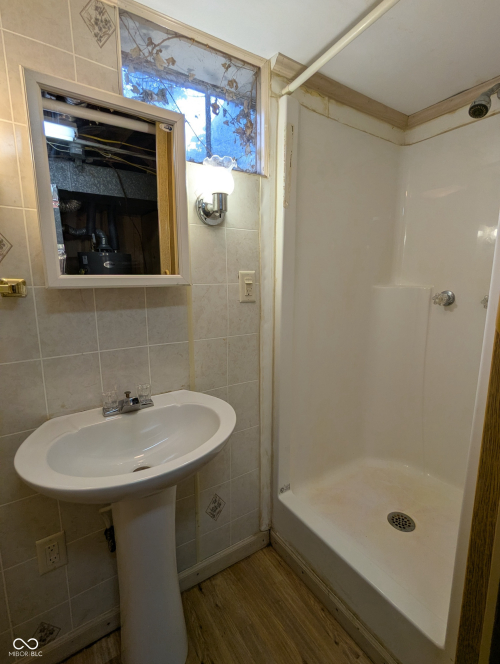 Listing Image 32