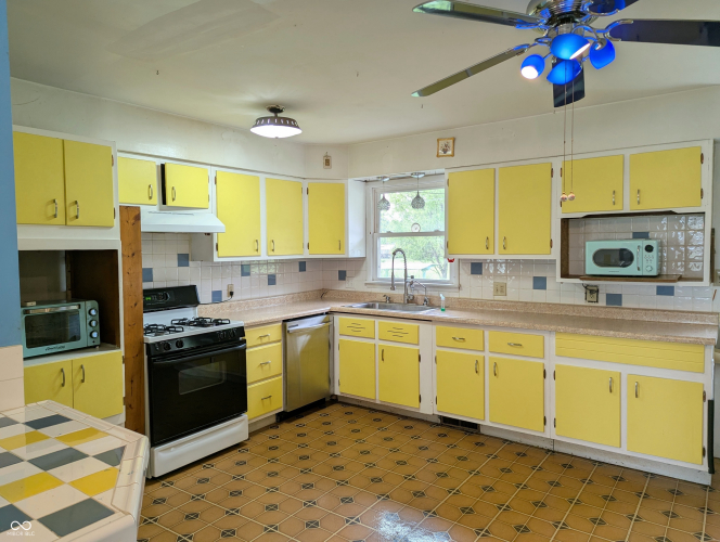 Listing Image 9
