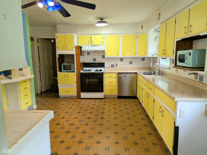 Listing Image 10