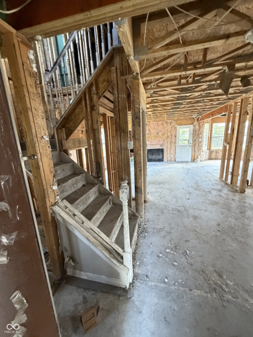 Listing Image 8