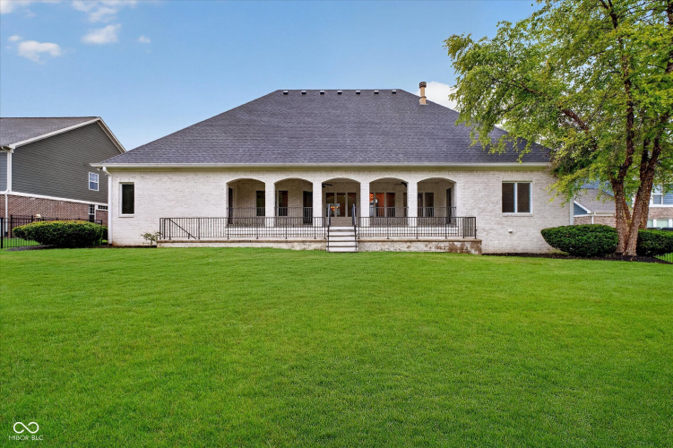 Listing Image 4