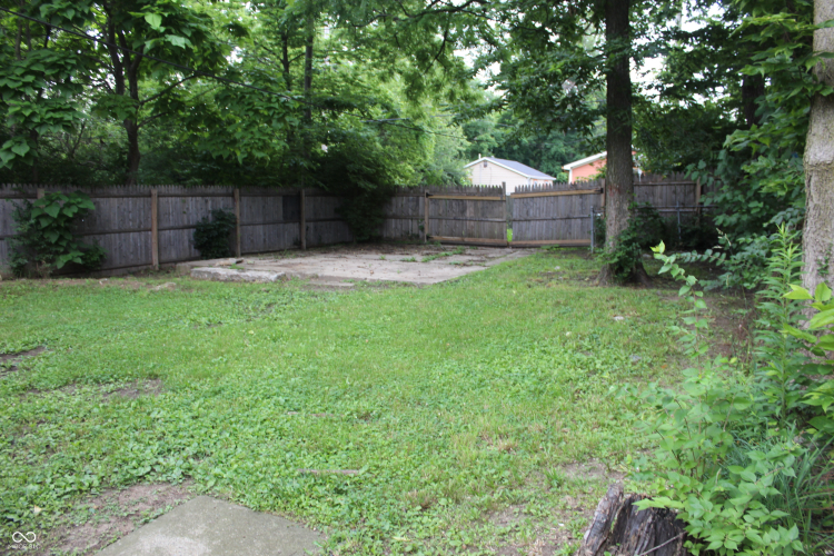 Listing Image 4