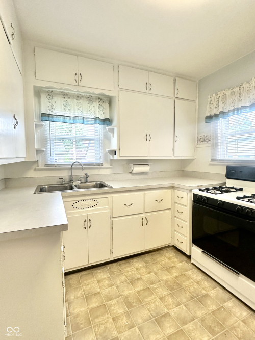 Listing Image 16